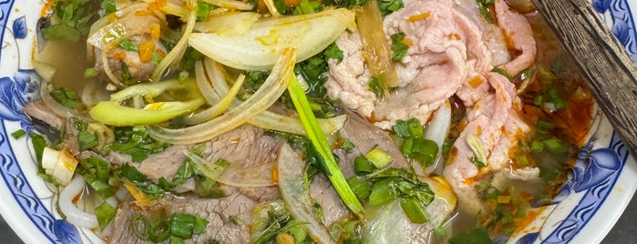 Bánh Canh Cá Lóc PVH is one of ăn hàng.