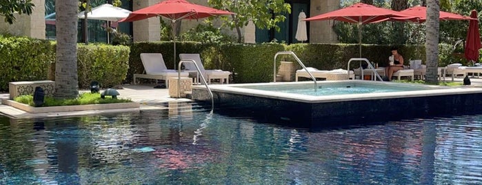 Azure Pool & Lounge is one of البحرين.