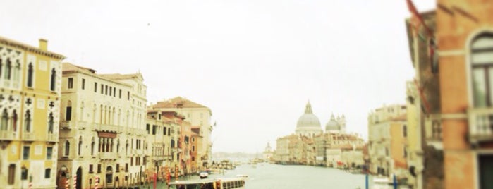 Canal Grande - S.Lucia is one of สถานที่ที่ Kimmie ถูกใจ.