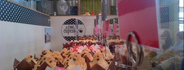 That One Cupcake Place is one of Matt'ın Kaydettiği Mekanlar.