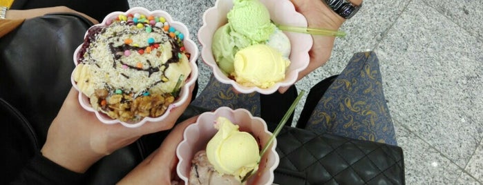 Mero Ice Cream | بستنی مرو is one of Lugares favoritos de Golfam.