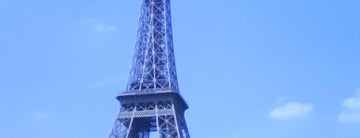 Menara Eiffel is one of Зрелища.