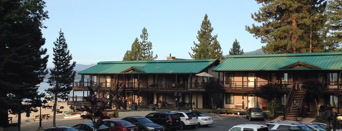 Mourelatos' Lakeshore Resort is one of Californie.