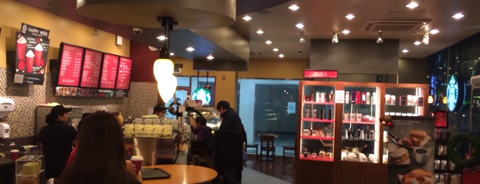 Starbucks is one of Tempat yang Disukai Сергей.