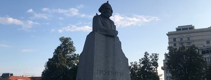 Karl Marx Monument is one of Памятники и скульптуры.