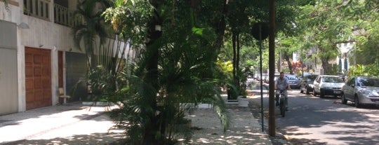 Rua Redentor is one of Ruas & Avenidas.