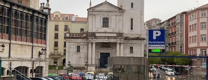 Iglesia Anunciacion is one of Santander.
