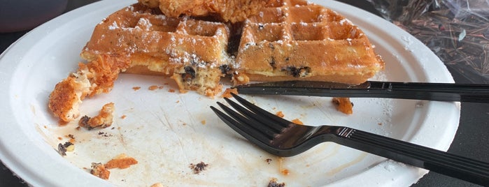 Connie’s Chicken And Waffles is one of Chris’s Liked Places.