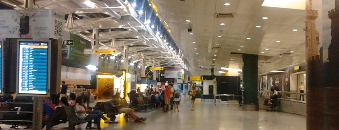 Международный аэропорт Лиссабона Портела им. Умберту Делгаду (LIS) is one of -> Portugal.