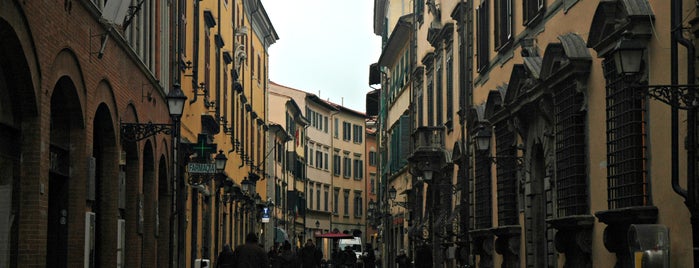 Borgo Stretto is one of -> Italy.