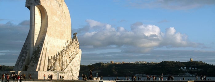 Памятник первооткрывателям is one of -> Portugal.
