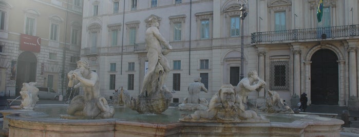 Fontana del Moro is one of -> Italy.
