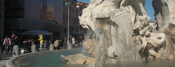 Fontaine des Quatre-Fleuves is one of -> Italy.
