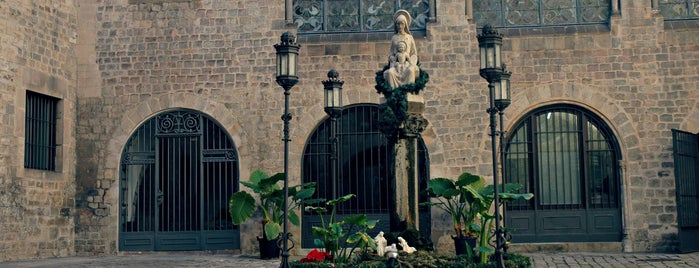 Plaça de Sant Jaume is one of -> Spain.