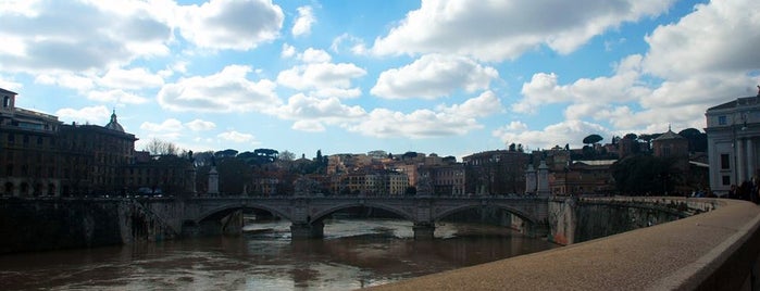 Ponte Sant'Angelo is one of -> Italy.