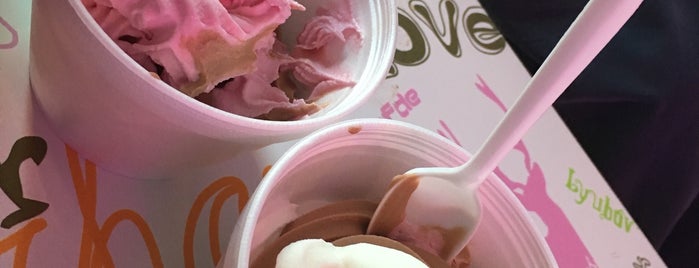 YoLove Frozen Yogurt is one of Late night.