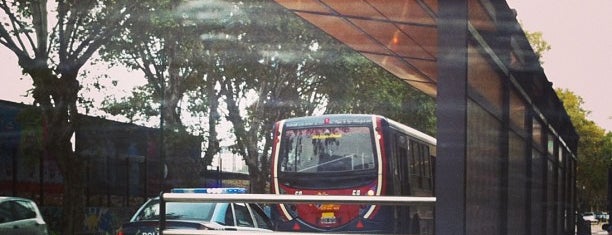 Metrobus - Estación Guatemala is one of Posti che sono piaciuti a Argentinemen.