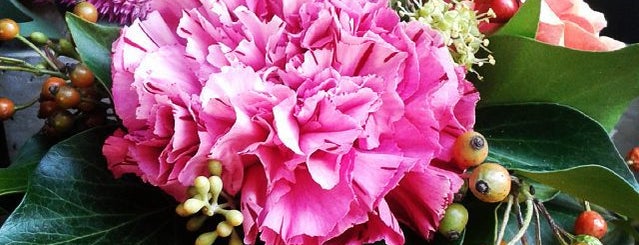Aroa's Flowers is one of Lugares favoritos de Gi@n C..