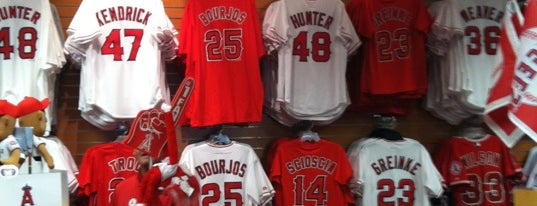 Angel Stadium Team Store is one of Melissa 님이 좋아한 장소.