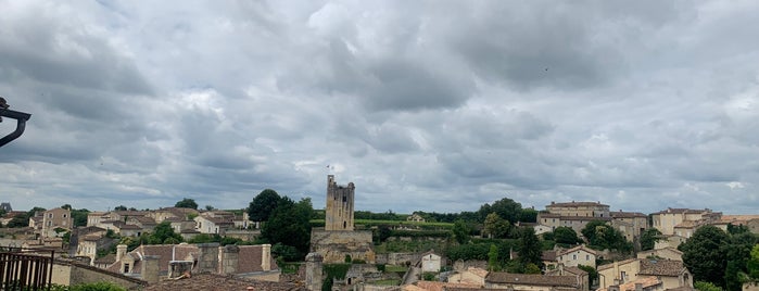 Saint-Émilion is one of Tempat yang Disukai Gabriel.