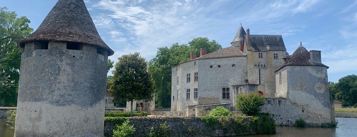 Château de la Brède is one of Bordeaux.