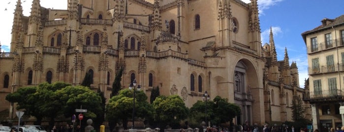 Catedral de Segovia is one of Sagobia.