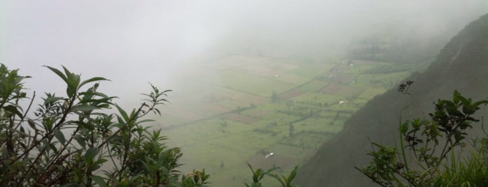 Reserva Geobotánica Pululahua is one of Orte, die Carlota gefallen.