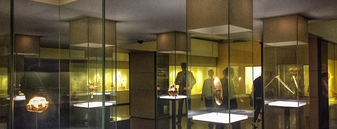 Museo del Oro del Banco de la República is one of Tempat yang Disukai Carlota.