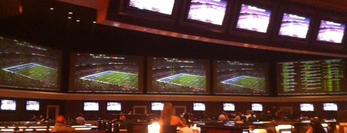 Green Valley Ranch Race & Sportsbook is one of Lieux qui ont plu à Sin City.