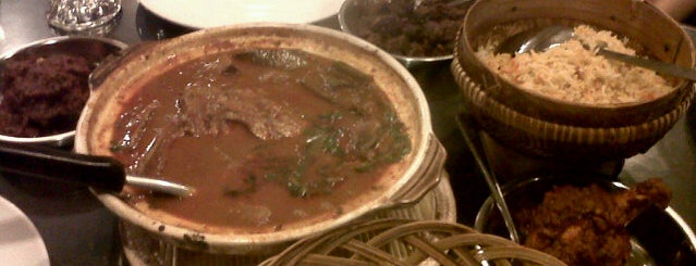 Samy's Curry Restaurant is one of Indian resto jakarta.