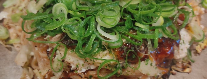 広㐂 (HIROKI) 三軒茶屋店 is one of Top picks for Hiroshima Okonomiyaki Houses.