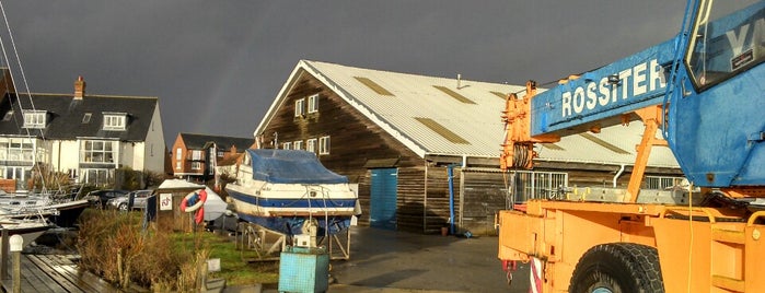 Rossiters Boatyard is one of Lugares favoritos de Dale.
