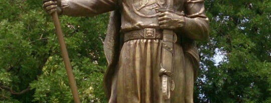 Паметник на цар Самуил is one of Lugares favoritos de Melissa.