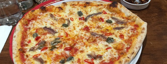 Village Organic Bakery & Pizzeria is one of สถานที่ที่บันทึกไว้ของ Tavo.