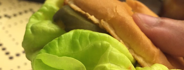 Ridley's Burger is one of Posti che sono piaciuti a Mohammad.