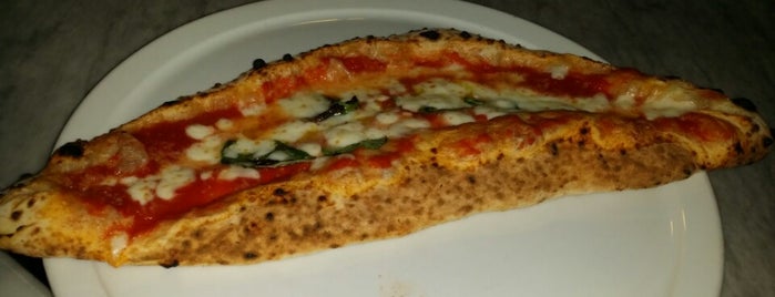 Solo Pizza Napulitana is one of Tempat yang Disukai Mohammad.