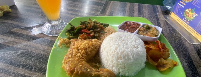 Ayam Penyet Jakarta (APJ) is one of Nyam-nyam :D.