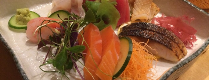 Sushi Tetsu is one of สถานที่ที่ H ถูกใจ.