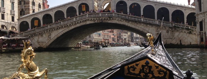 Gondola is one of Венеция.