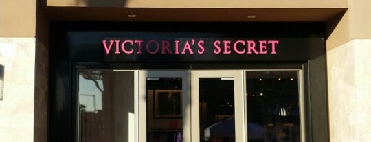 Victoria's Secret PINK is one of Raquel : понравившиеся места.