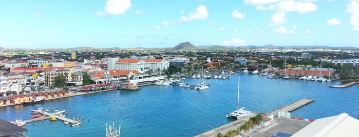 Aruba Cruise Terminal is one of Posti che sono piaciuti a Lesley.