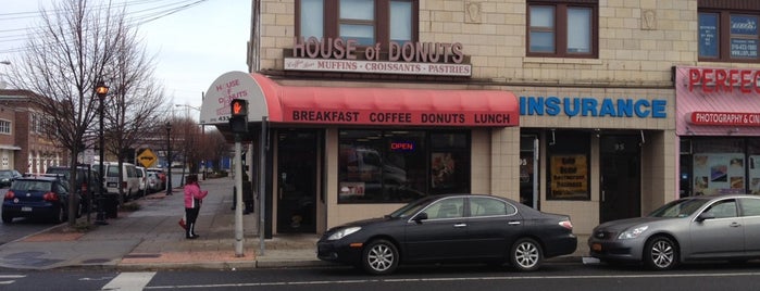 House Of Donuts is one of Lugares favoritos de Tim.
