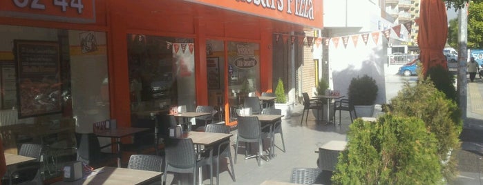 Little Caesars is one of Asli'nin Beğendiği Mekanlar.