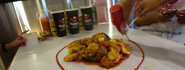 The Cooking Crab is one of Tempat yang Disukai Weerapon.