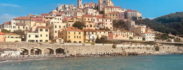 Cervo is one of A spasso per il ponente ligure.