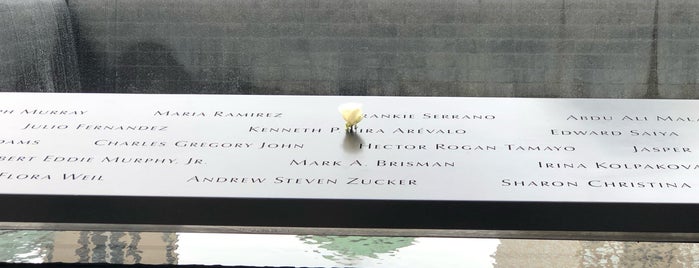 9/11 Memorial South Pool is one of Tempat yang Disukai Marcos.
