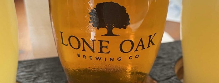 Lone Oak Brewing is one of Lieux qui ont plu à Ian.