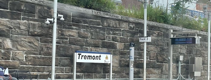 Metro North - Tremont Train Station is one of Trainspotter Badge (USA).