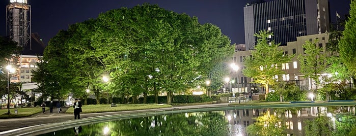 県庁前公園 is one of 裸婦像のある場所.