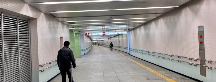 上野中央通り地下歩道 is one of 中央通りの散歩.